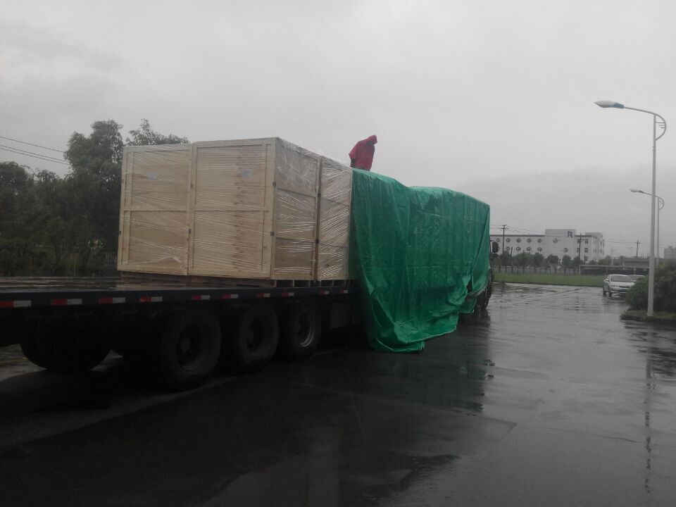 2017年6月北京創(chuàng)聯(lián)匯通電氣-雨中發(fā)貨現(xiàn)場，一直以顧客服務(wù)為較好